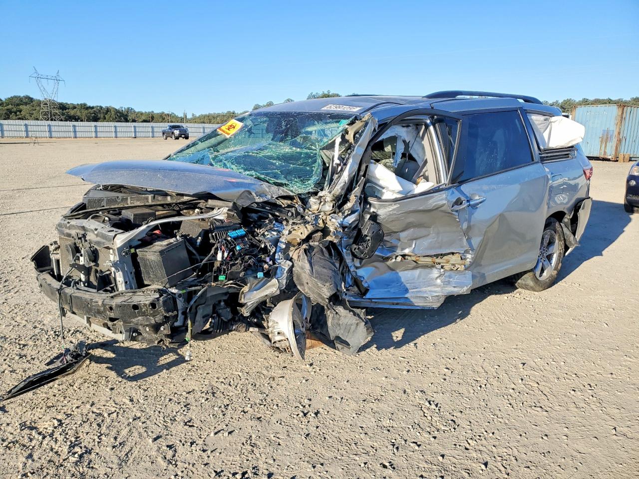 2020 TOYOTA SIENNA LE