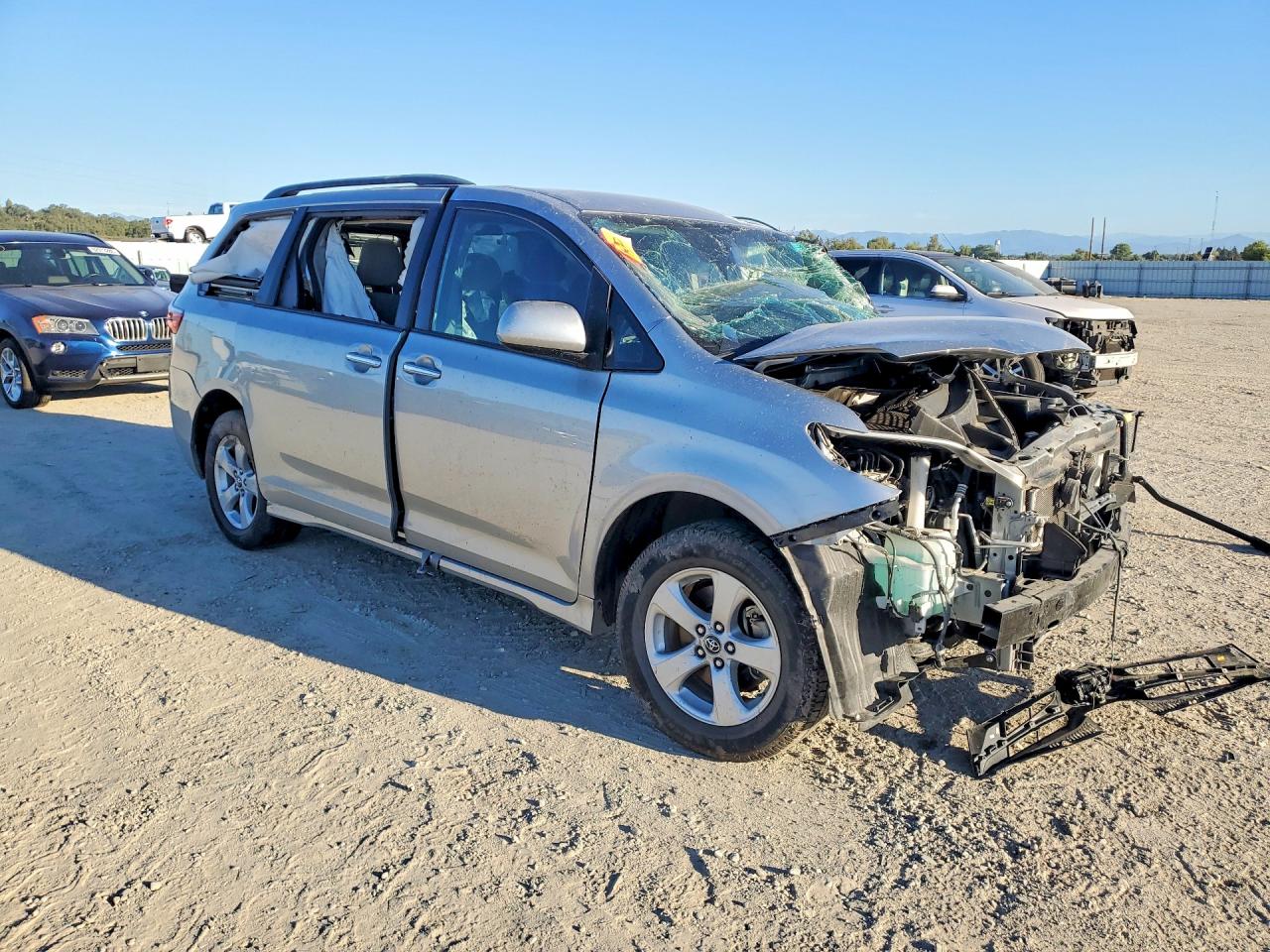 2020 TOYOTA SIENNA LE — снимка 4