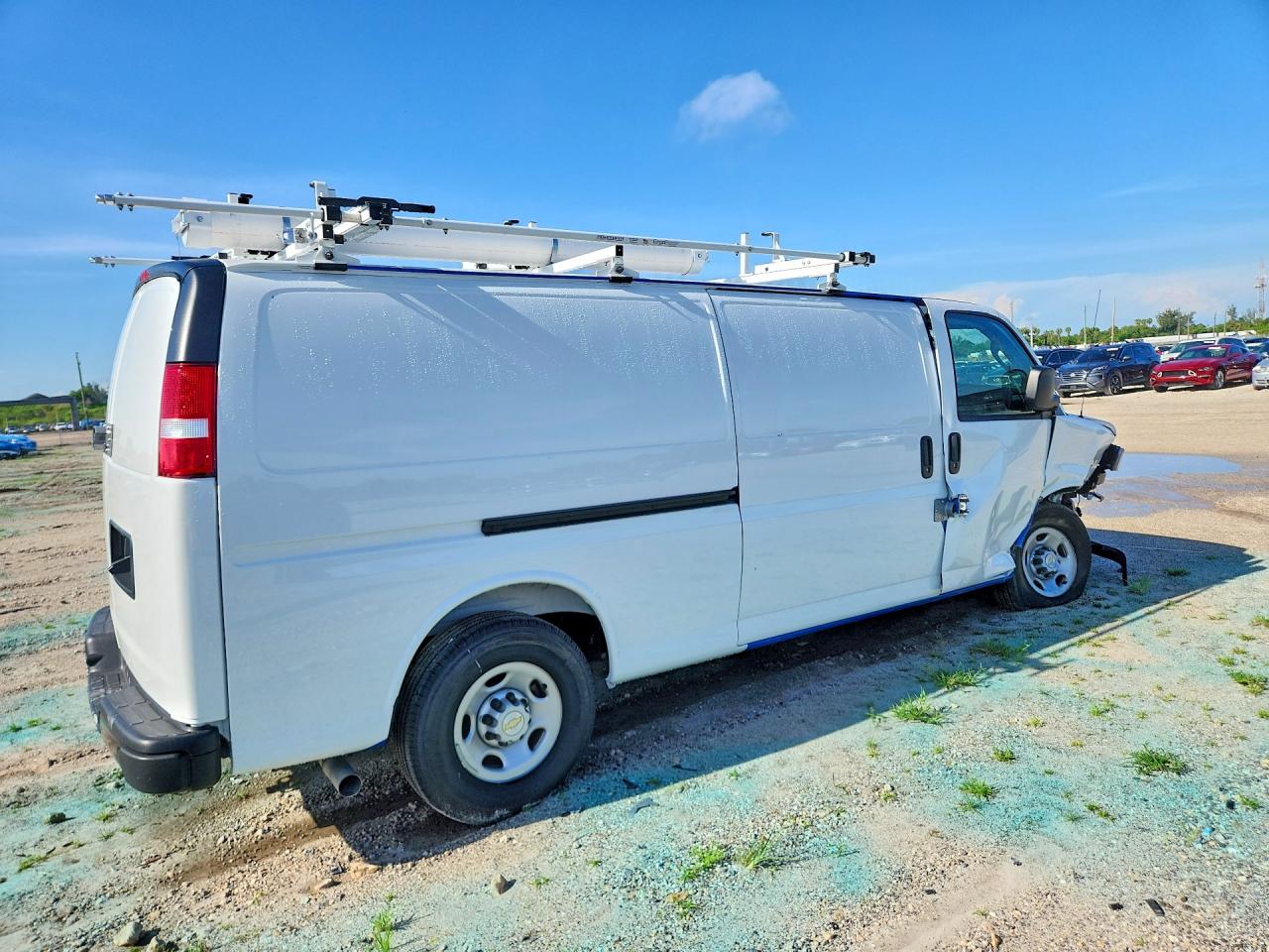 2025 CHEVROLET EXPRESS G2500 — снимка 3