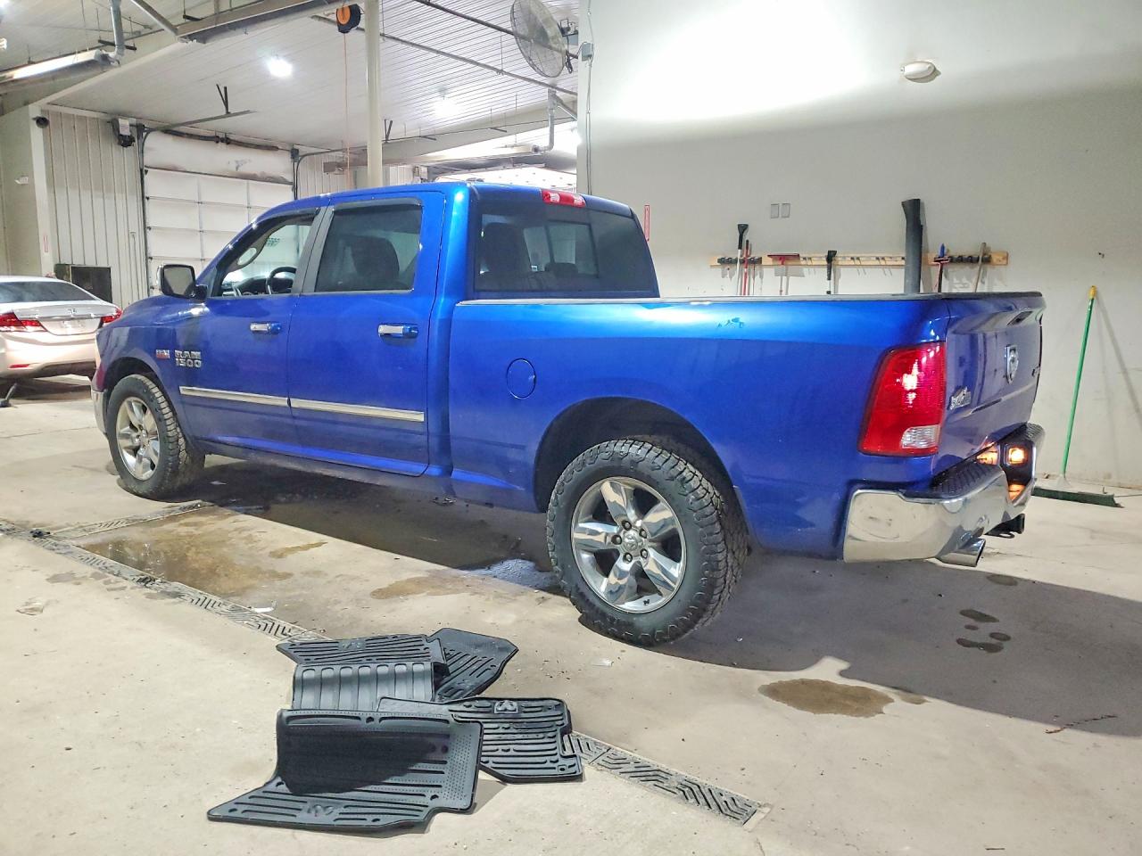 2015 RAM 1500 SLT — снимка 2