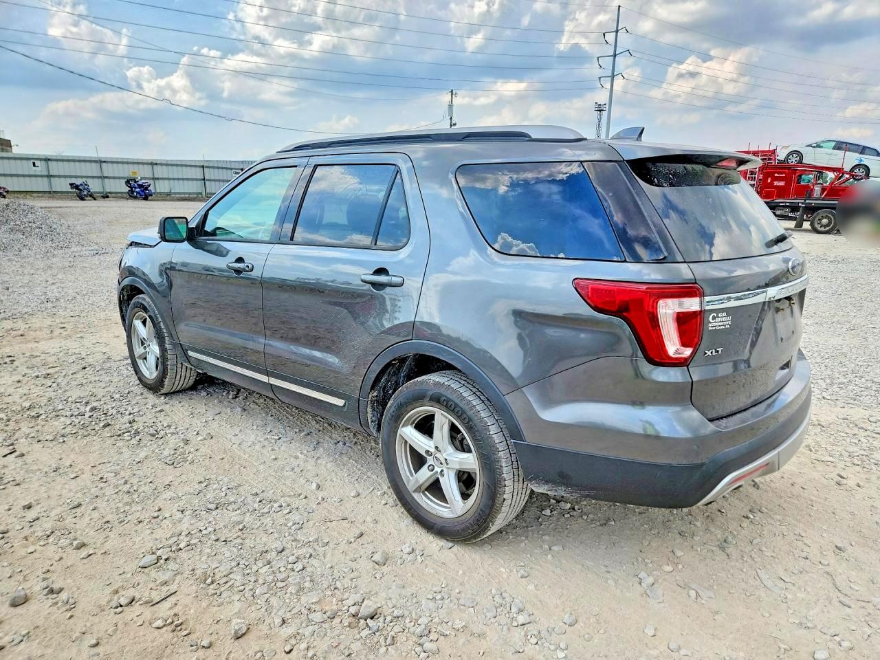 2017 FORD EXPLORER XLT — снимка 2
