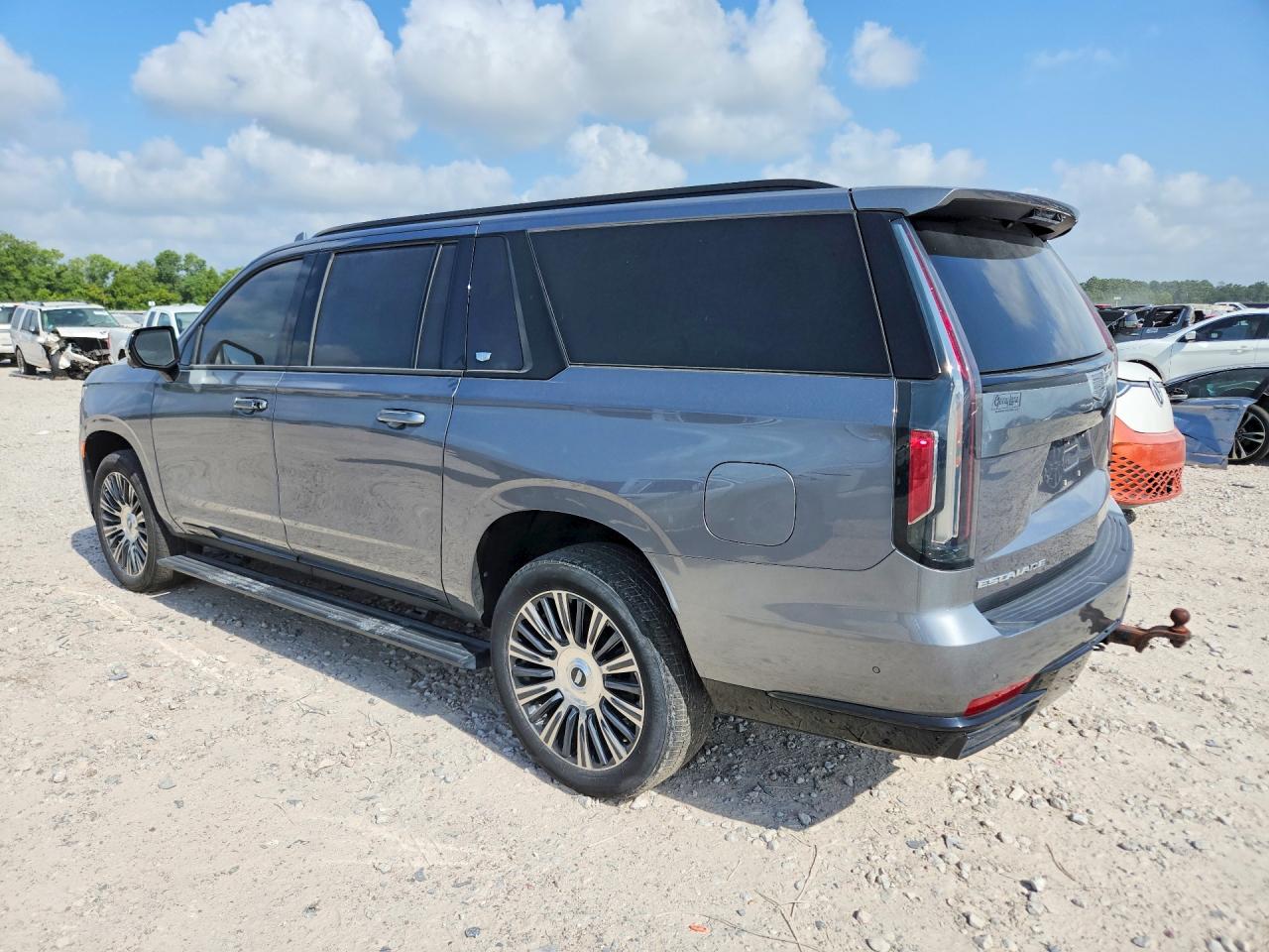 2022 CADILLAC ESCALADE ESV SPORT PLATINUM — снимка 2