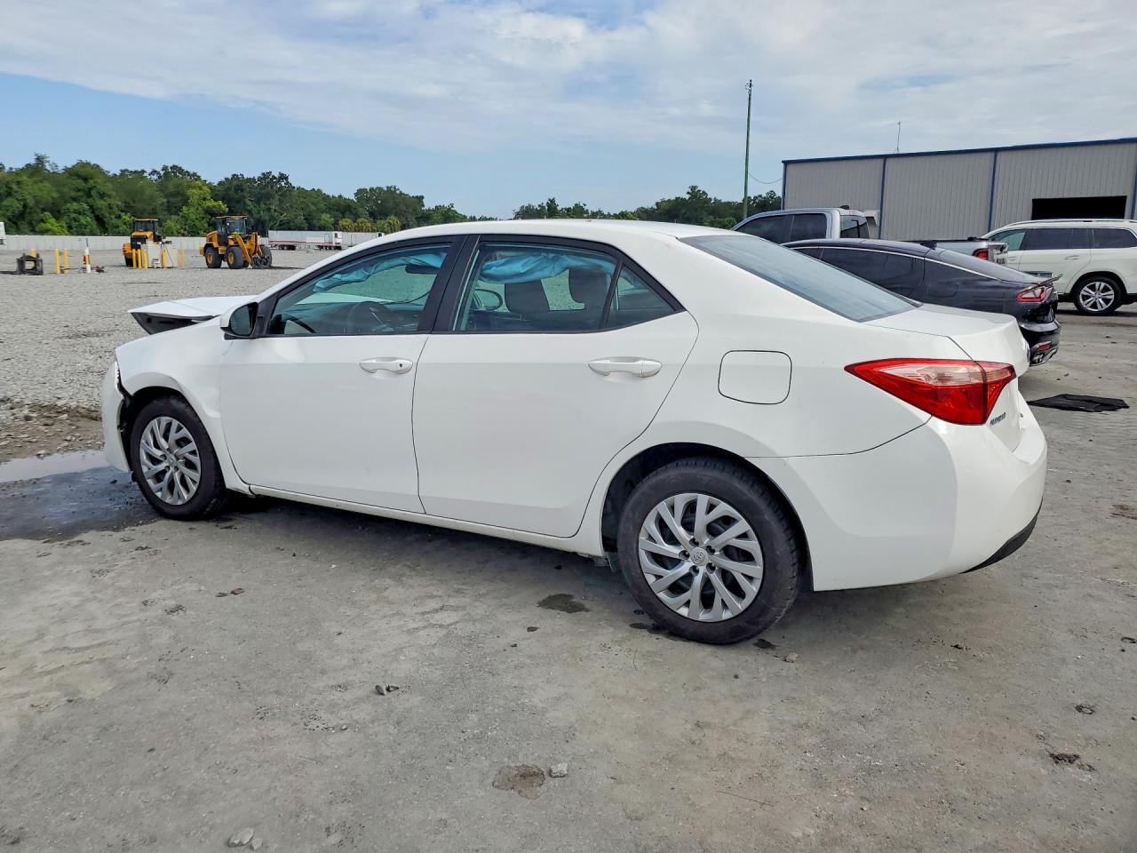 2018 TOYOTA COROLLA LE — снимка 2