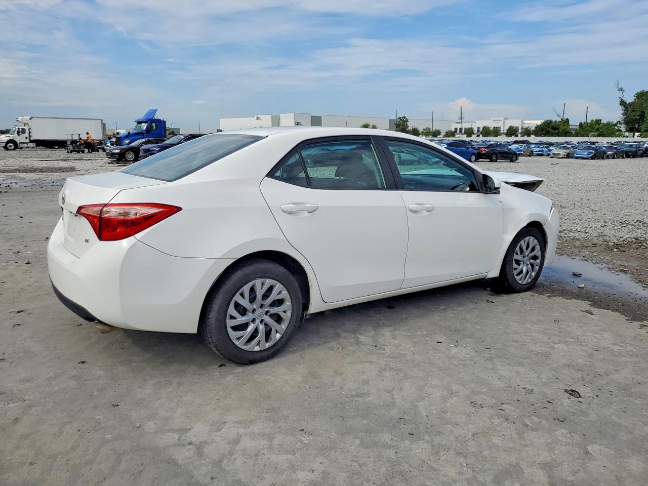 2018 TOYOTA COROLLA LE — снимка 3