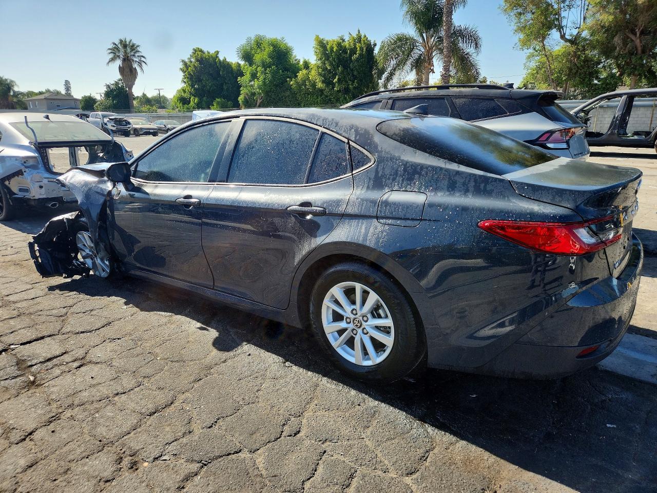 2026 TOYOTA CAMRY LE — снимка 2