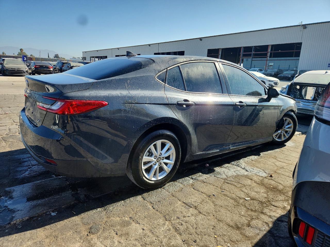 2026 TOYOTA CAMRY LE — снимка 3
