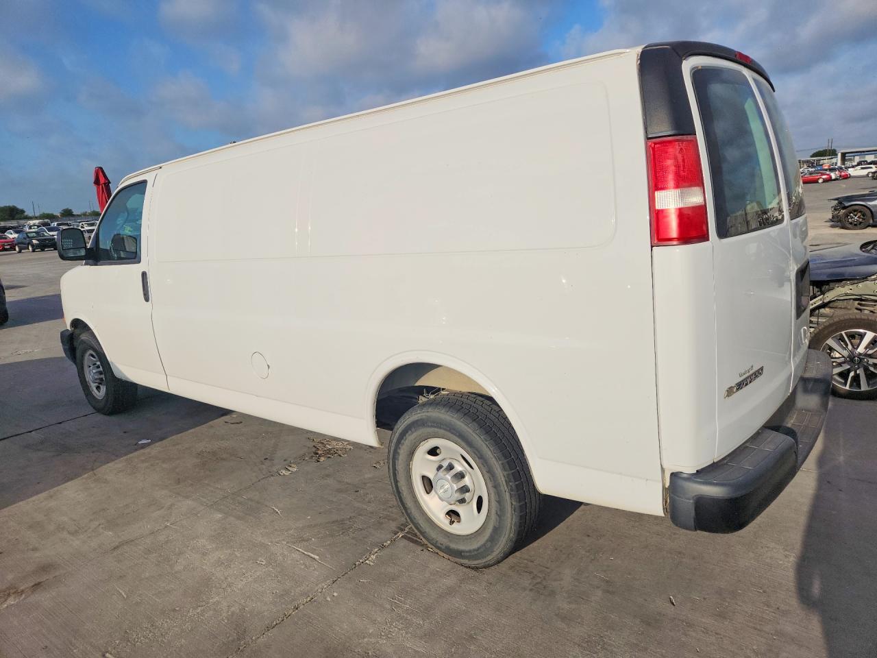 2017 CHEVROLET EXPRESS G2500 — снимка 2