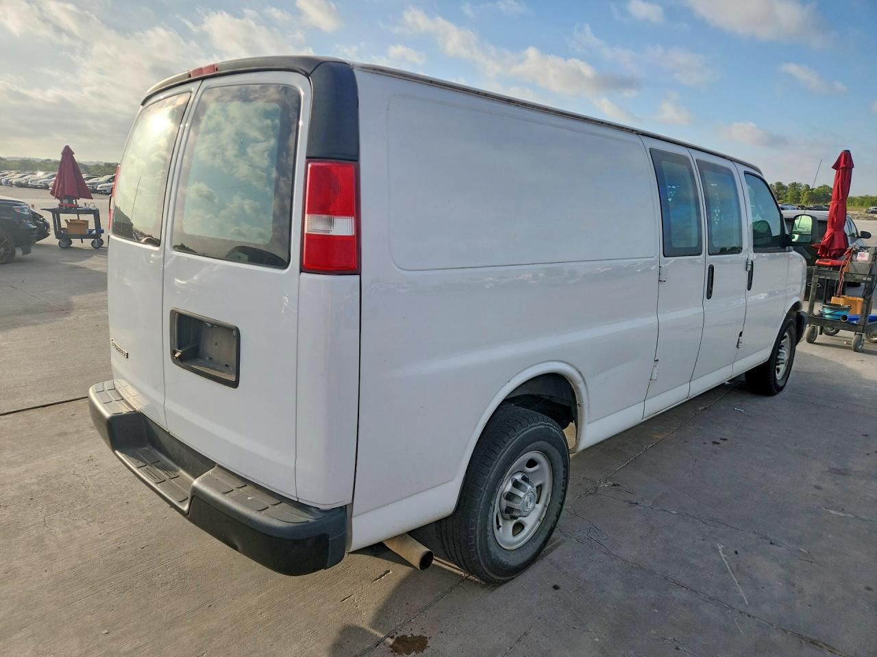 2017 CHEVROLET EXPRESS G2500 — снимка 3