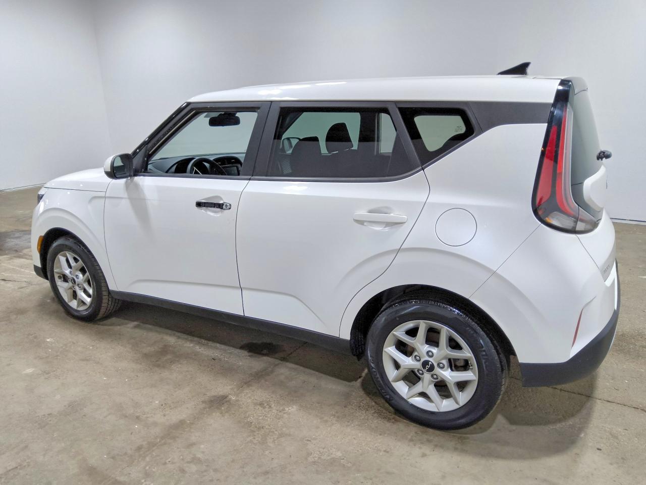 2023 KIA SOUL LX — снимка 2