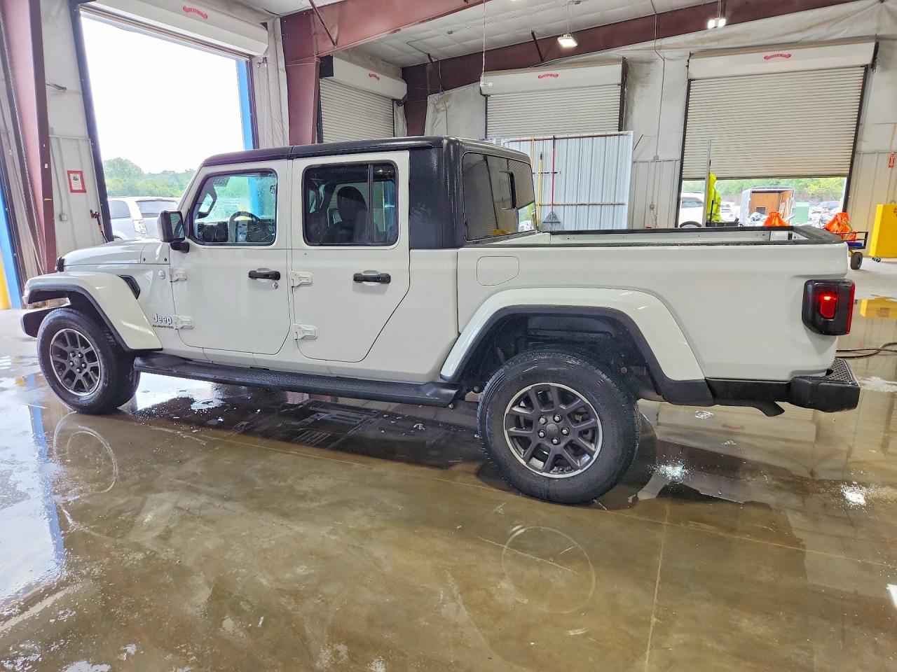 2021 JEEP GLADIATOR OVERLAND — снимка 2