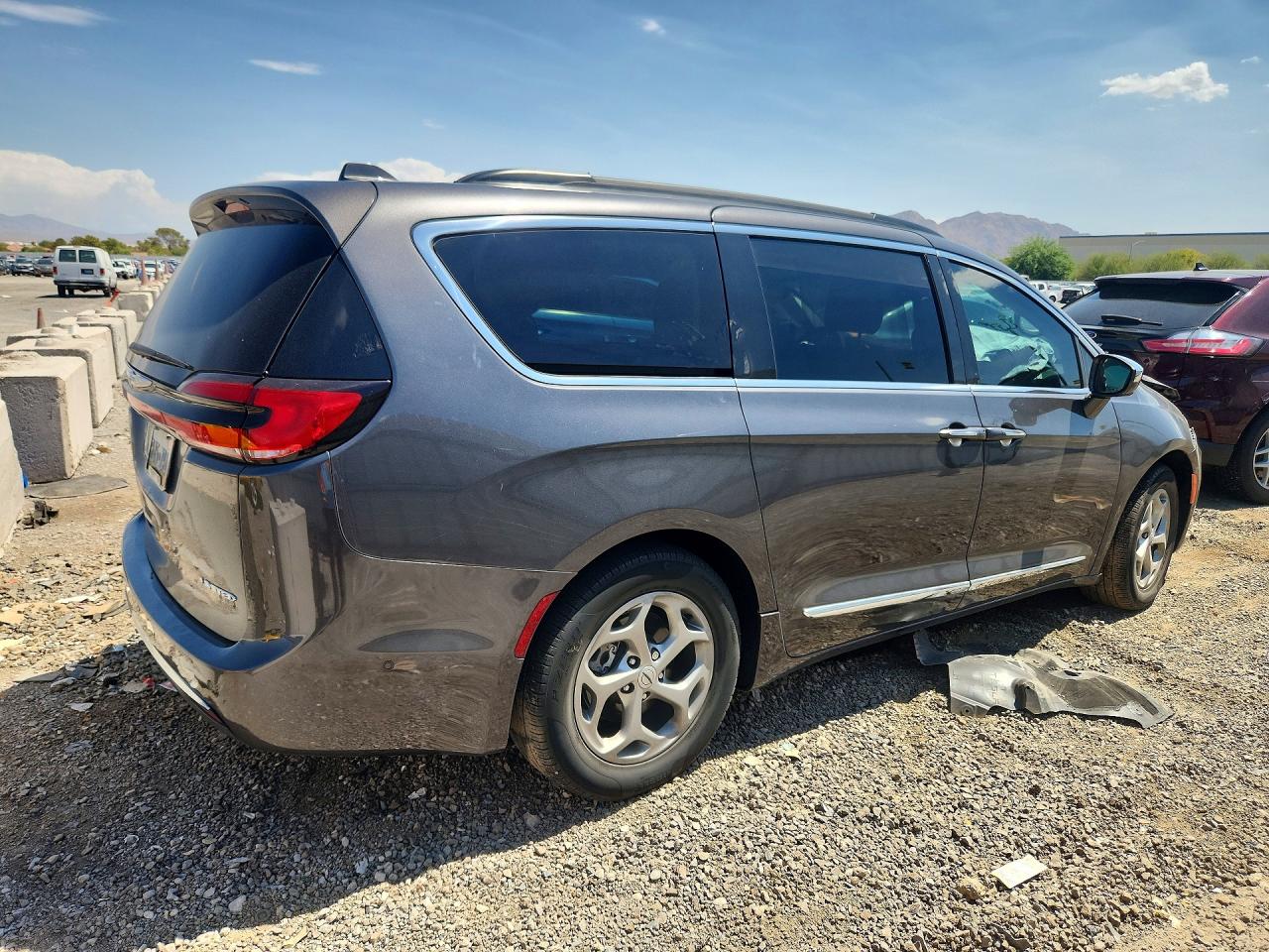2022 CHRYSLER PACIFICA LIMITED — снимка 3