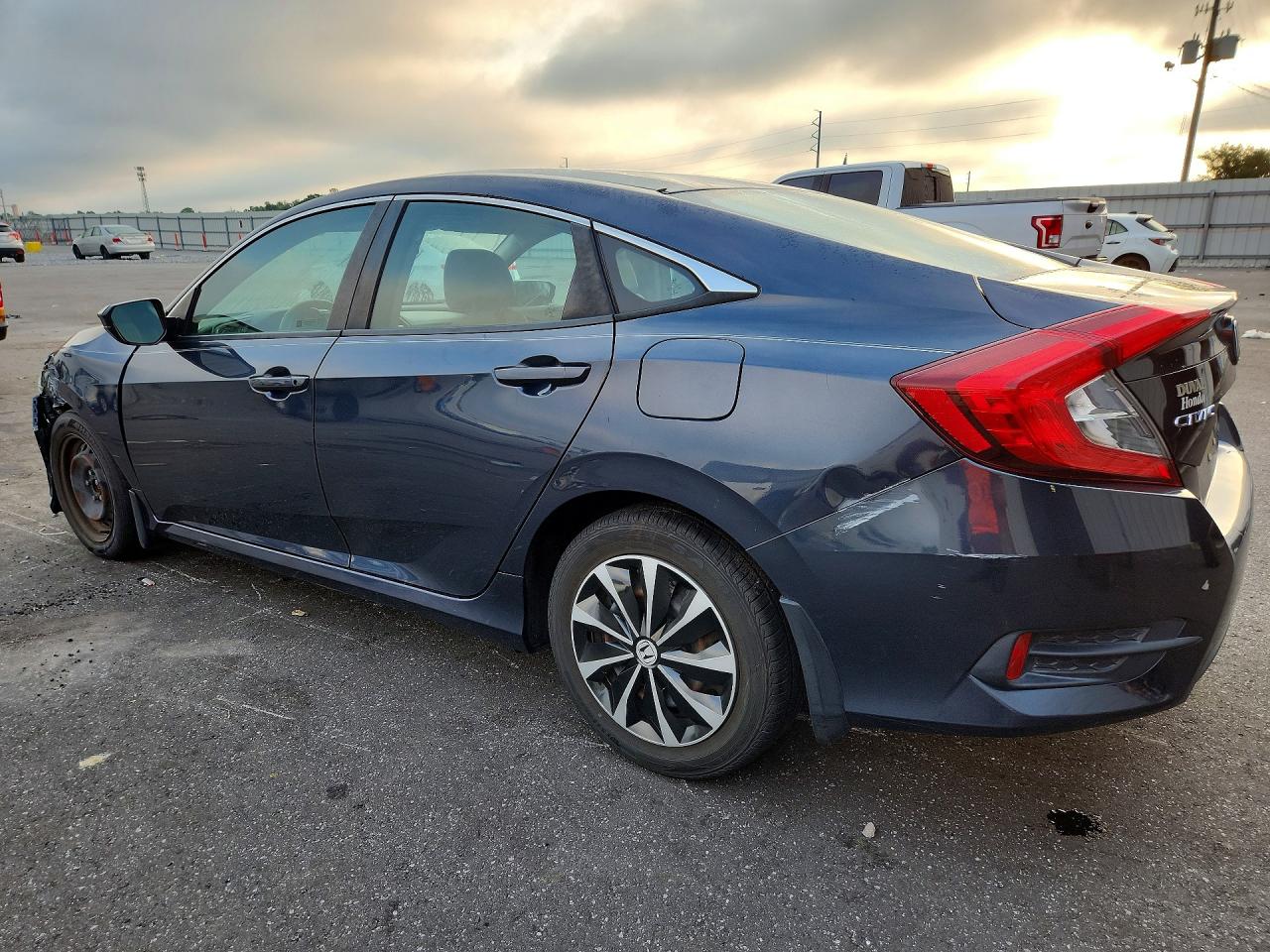 2018 HONDA CIVIC LX — снимка 2
