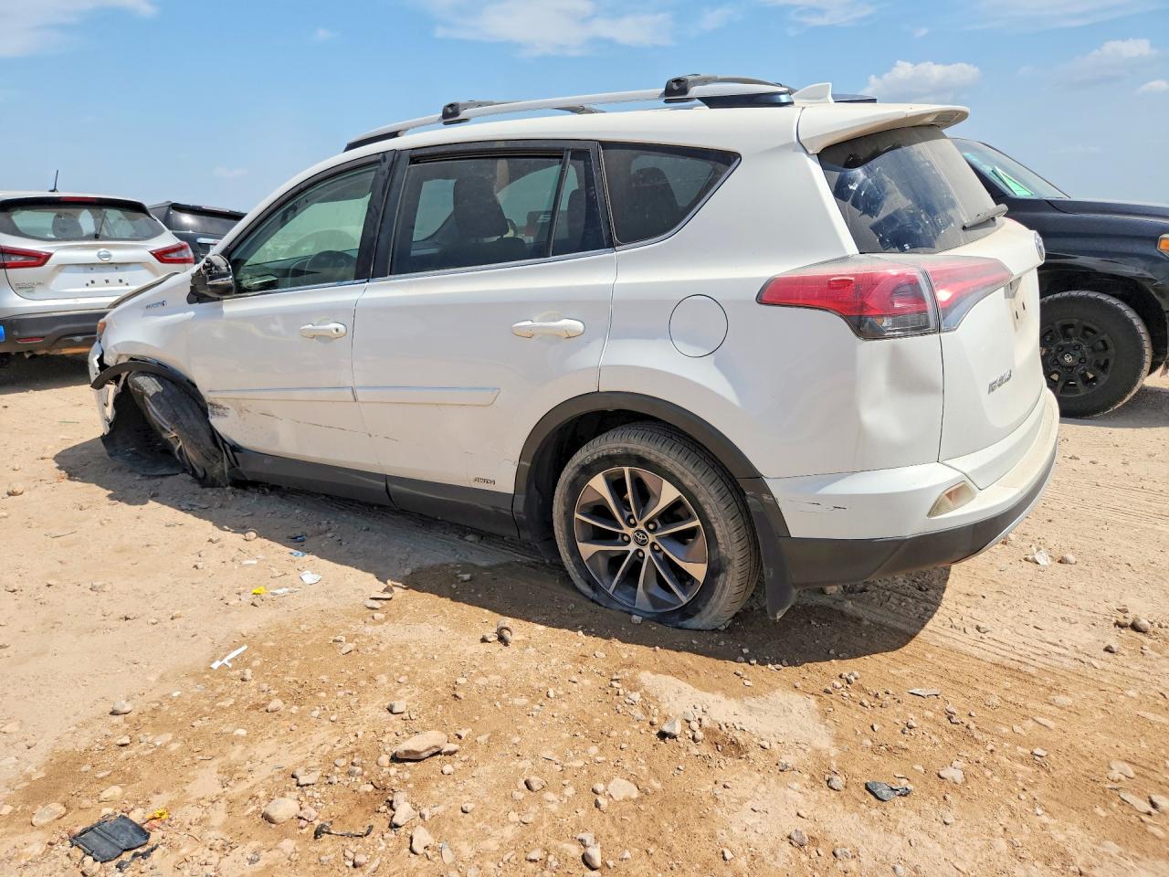 2016 TOYOTA RAV4 HV XLE — снимка 2