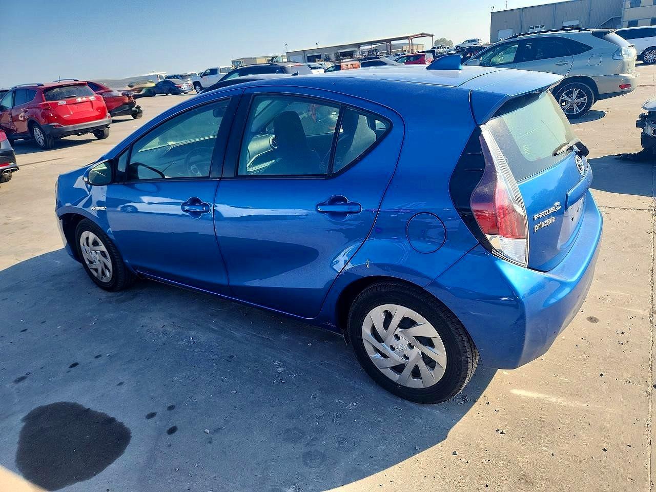 2016 TOYOTA PRIUS C ONE — снимка 2