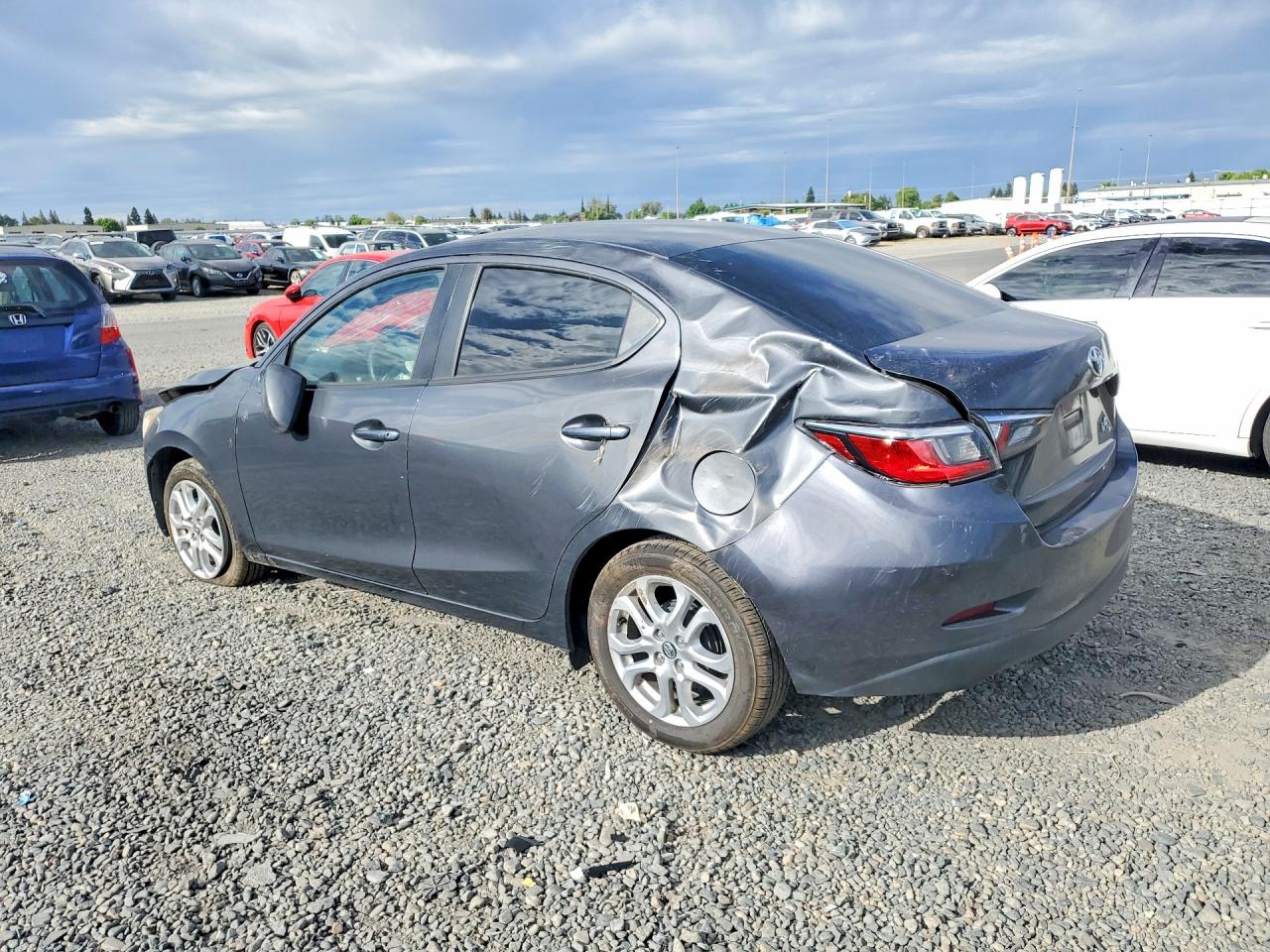 2018 TOYOTA YARIS IA BASE — снимка 2