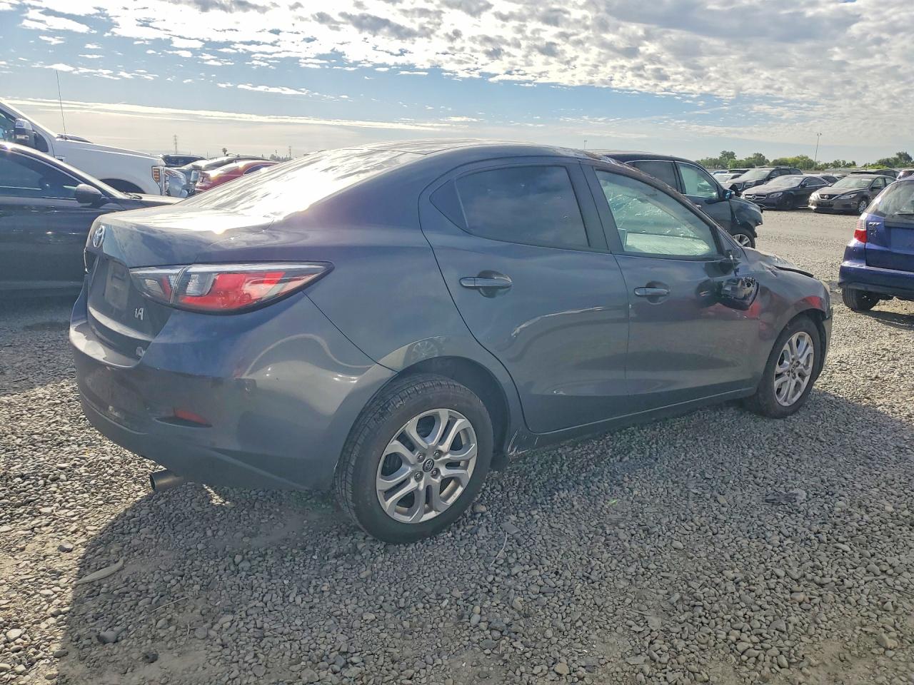 2018 TOYOTA YARIS IA BASE — снимка 3