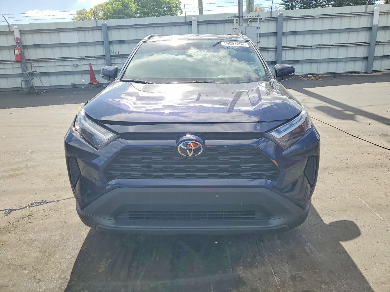 2025 TOYOTA RAV4 XLE — снимка 5