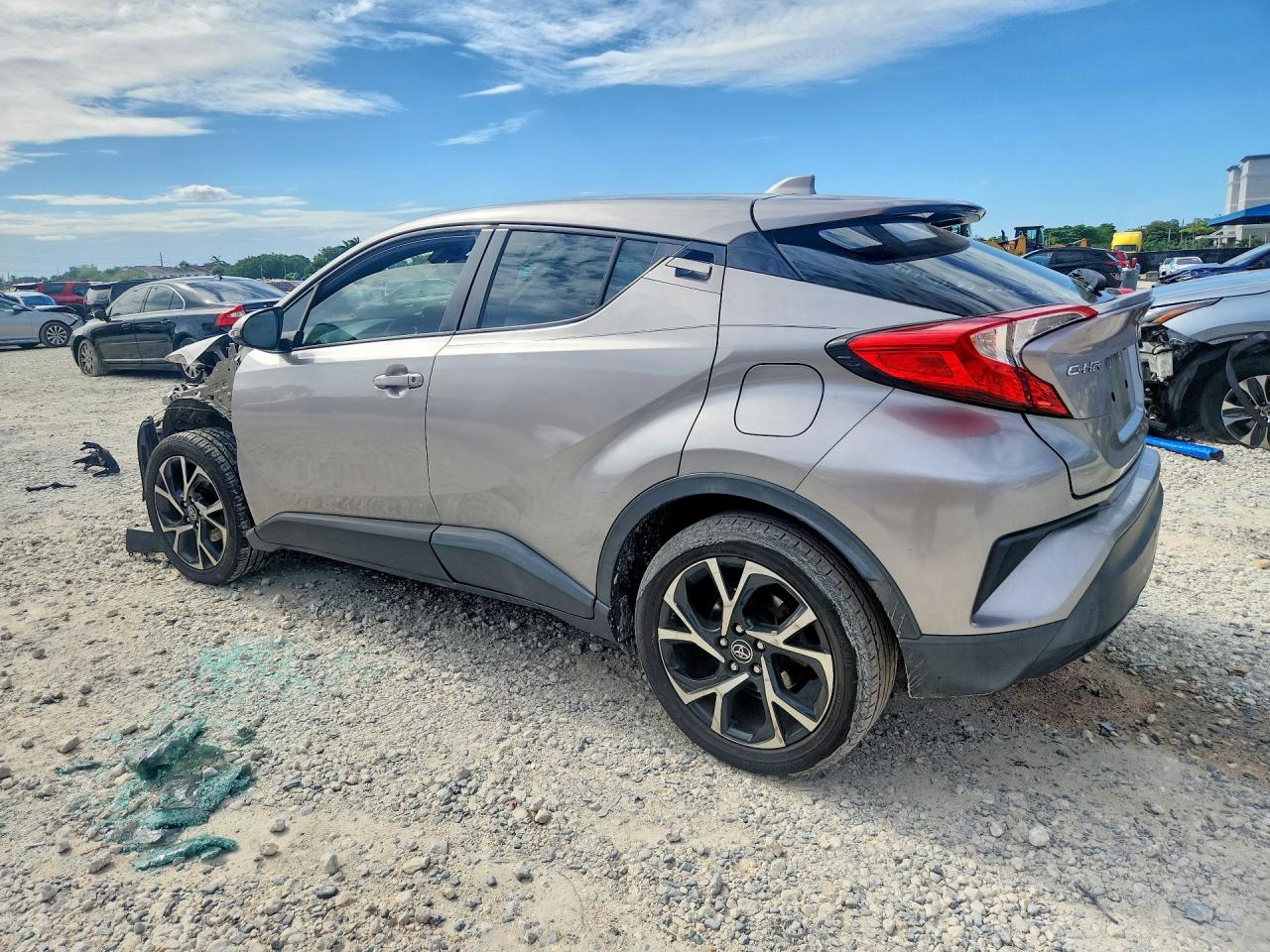 2019 TOYOTA C-HR XLE — снимка 2