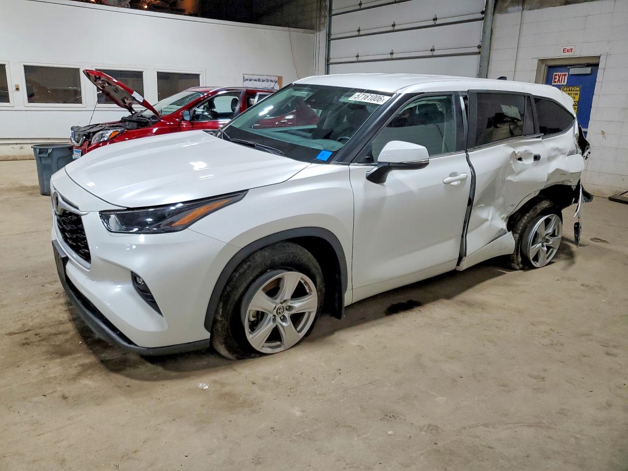 2024 TOYOTA HIGHLANDER LE