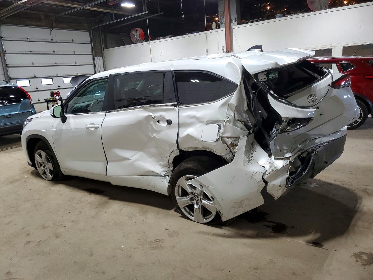 2024 TOYOTA HIGHLANDER LE — снимка 2