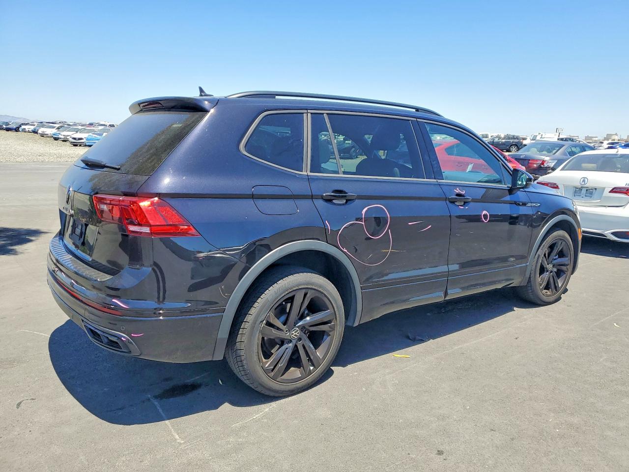 2023 VOLKSWAGEN TIGUAN SE R-LINE BLACK — снимка 3