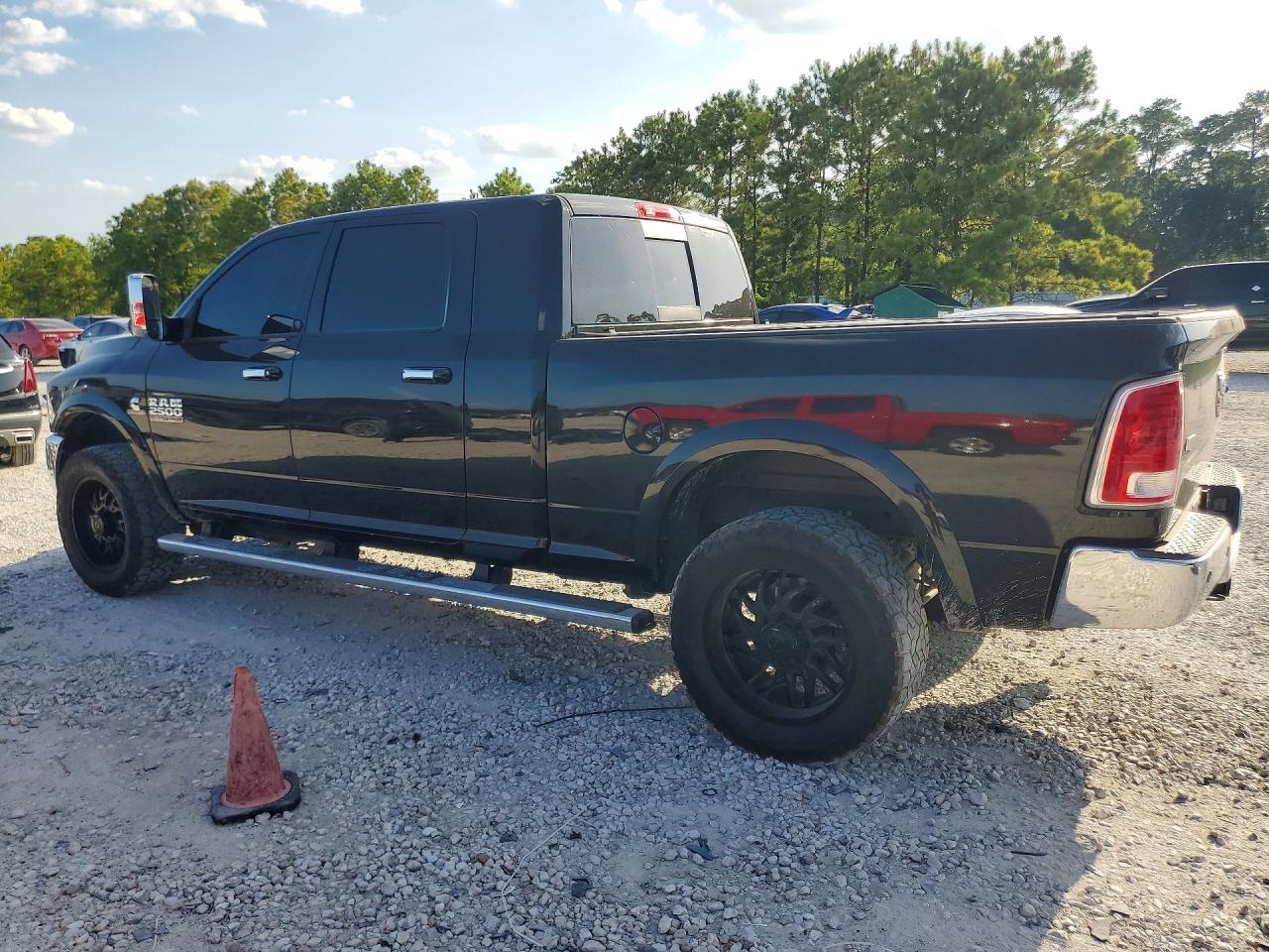 2015 RAM 2500 LARAMIE — снимка 2