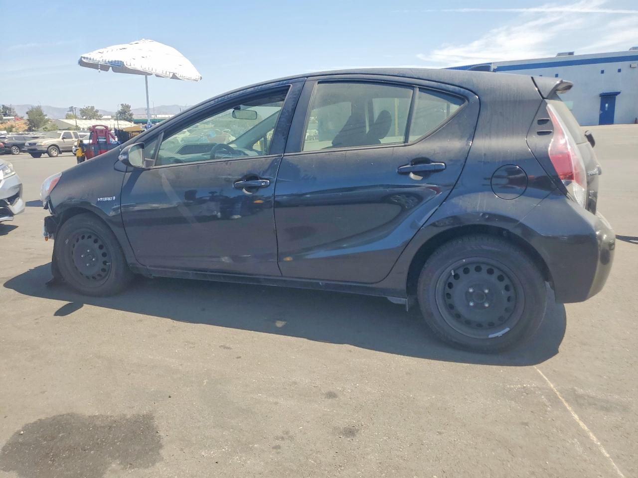 2016 TOYOTA PRIUS C TWO — снимка 2
