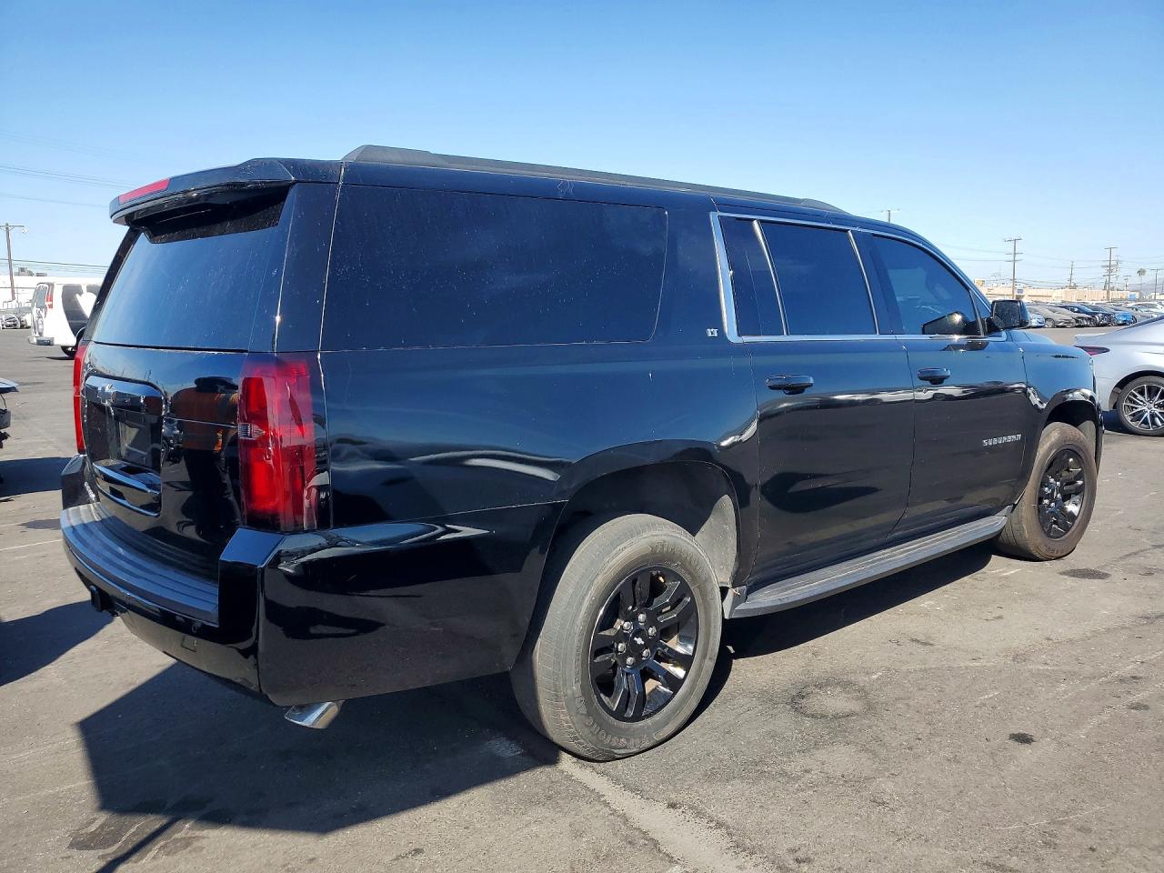 2020 CHEVROLET SUBURBAN C1500 LT — снимка 3