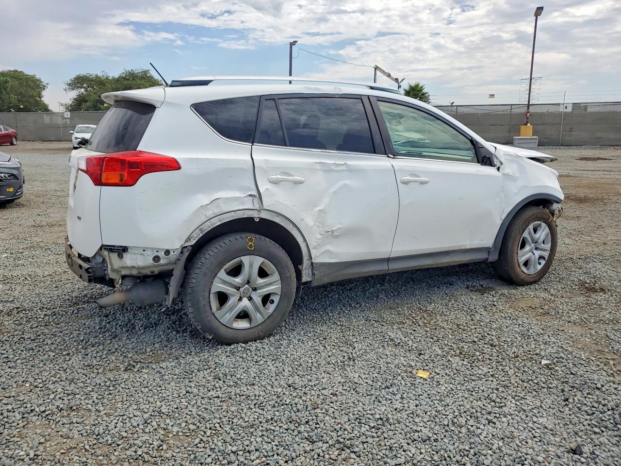 2015 TOYOTA RAV4 LE — снимка 3
