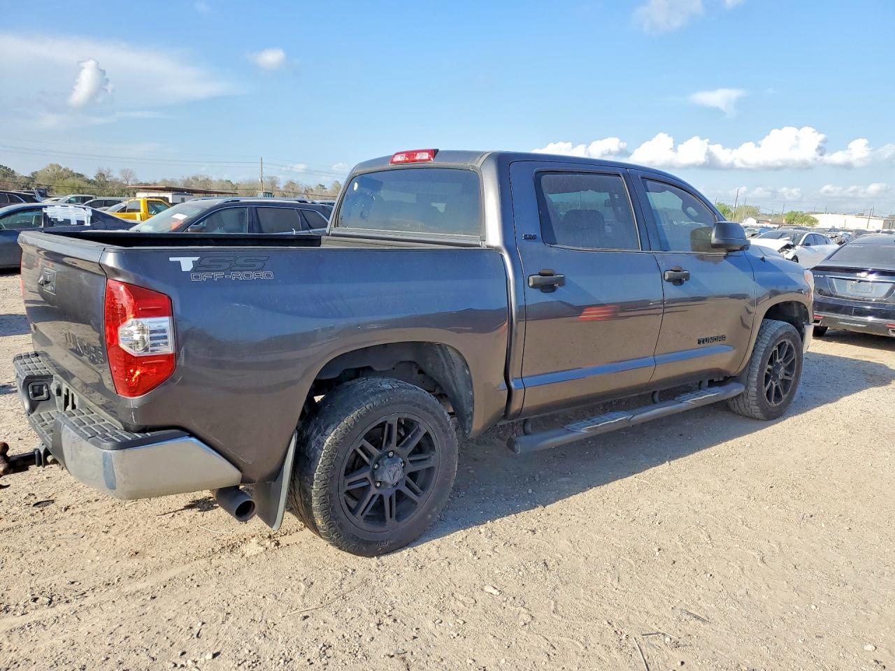2017 TOYOTA TUNDRA SR5 — снимка 3