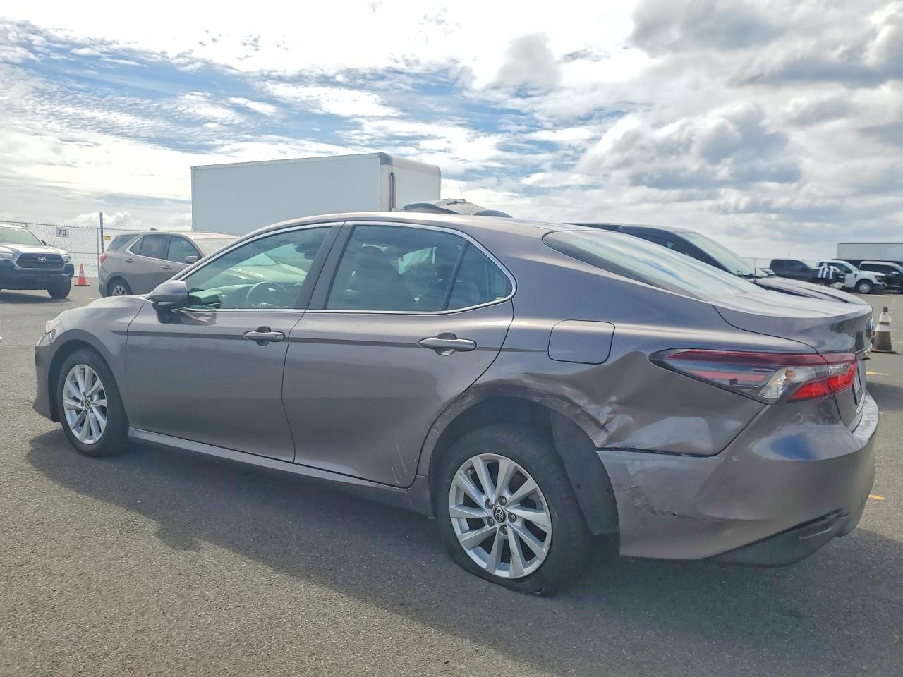 2022 TOYOTA CAMRY LE — снимка 2