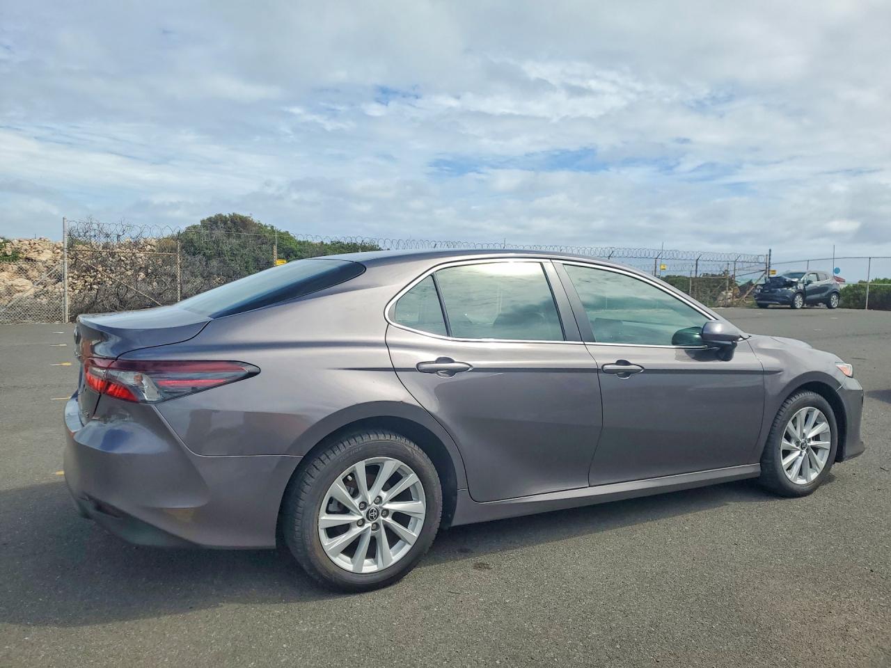 2022 TOYOTA CAMRY LE — снимка 3