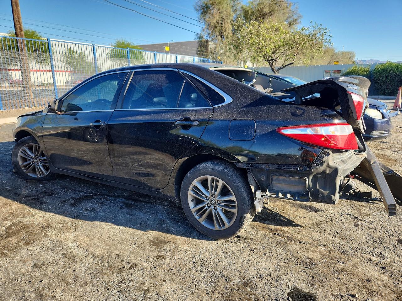 2017 TOYOTA CAMRY SE — снимка 2