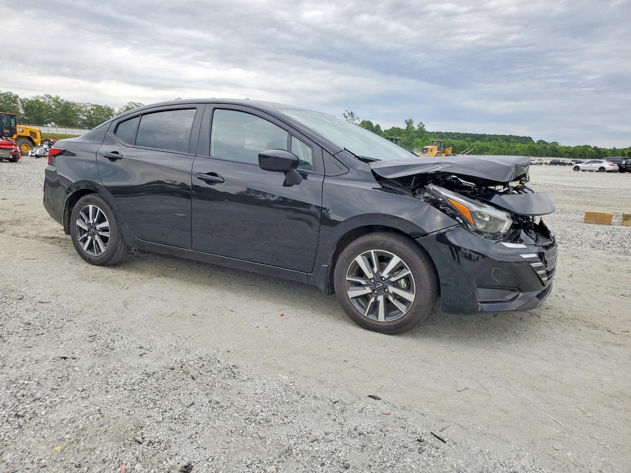 2025 NISSAN VERSA SV — снимка 4