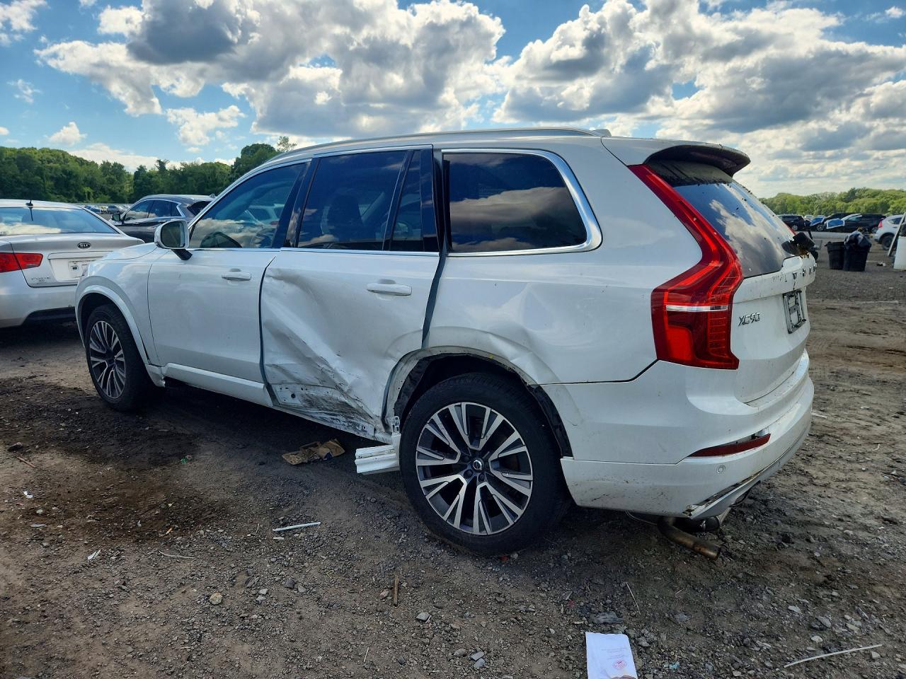 2021 VOLVO XC90 T5 MOMENTUM — снимка 2