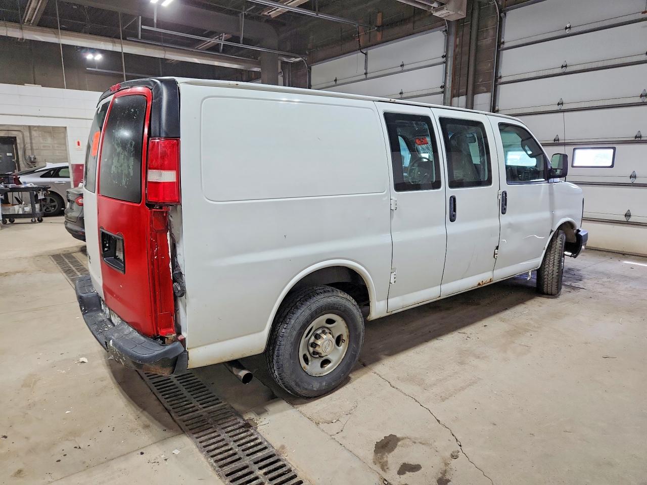 2016 CHEVROLET 2500 EXPRE — снимка 3
