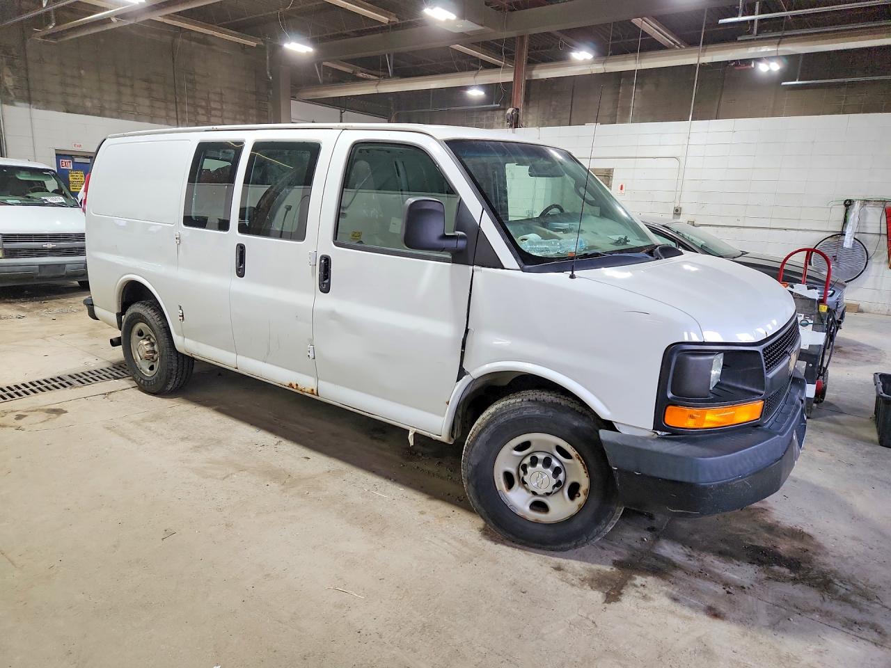 2016 CHEVROLET 2500 EXPRE — снимка 4