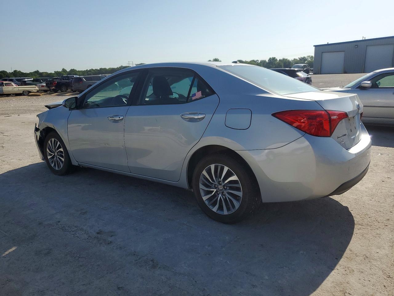 2017 TOYOTA COROLLA XLE — снимка 2
