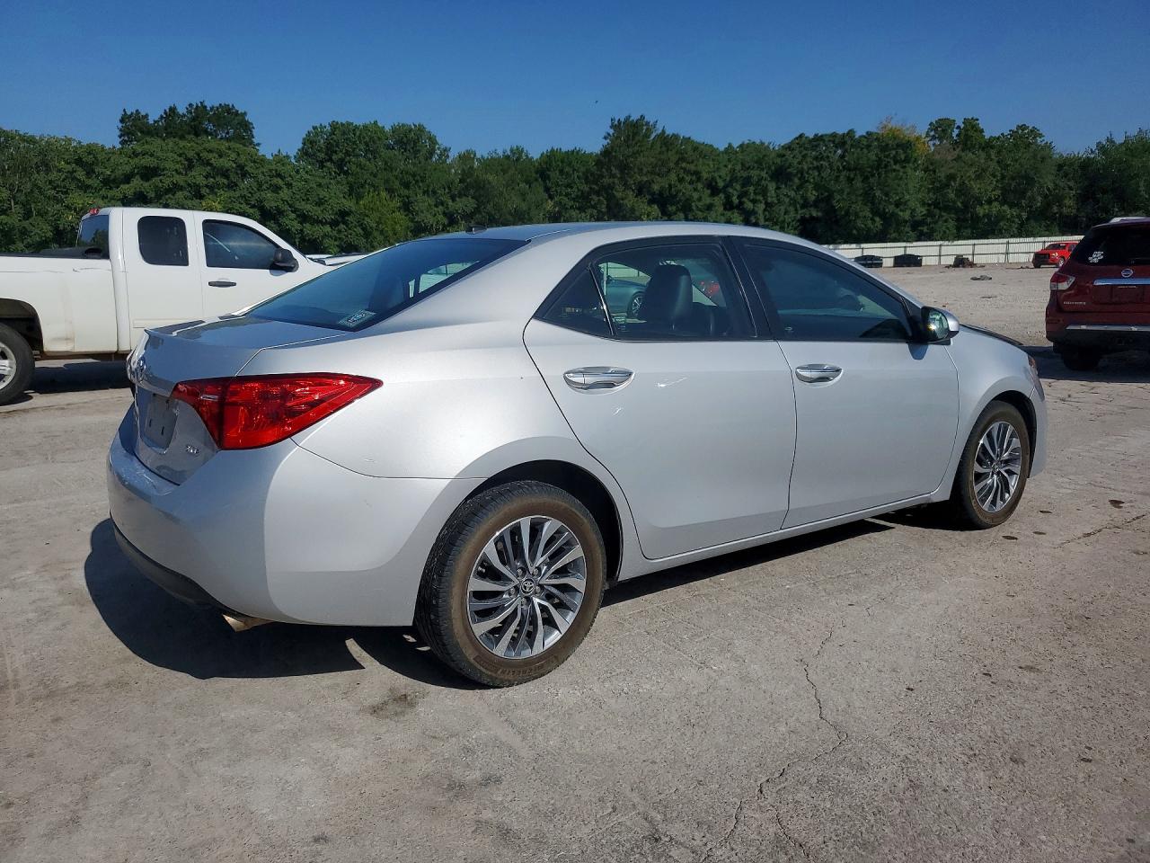 2017 TOYOTA COROLLA XLE — снимка 3