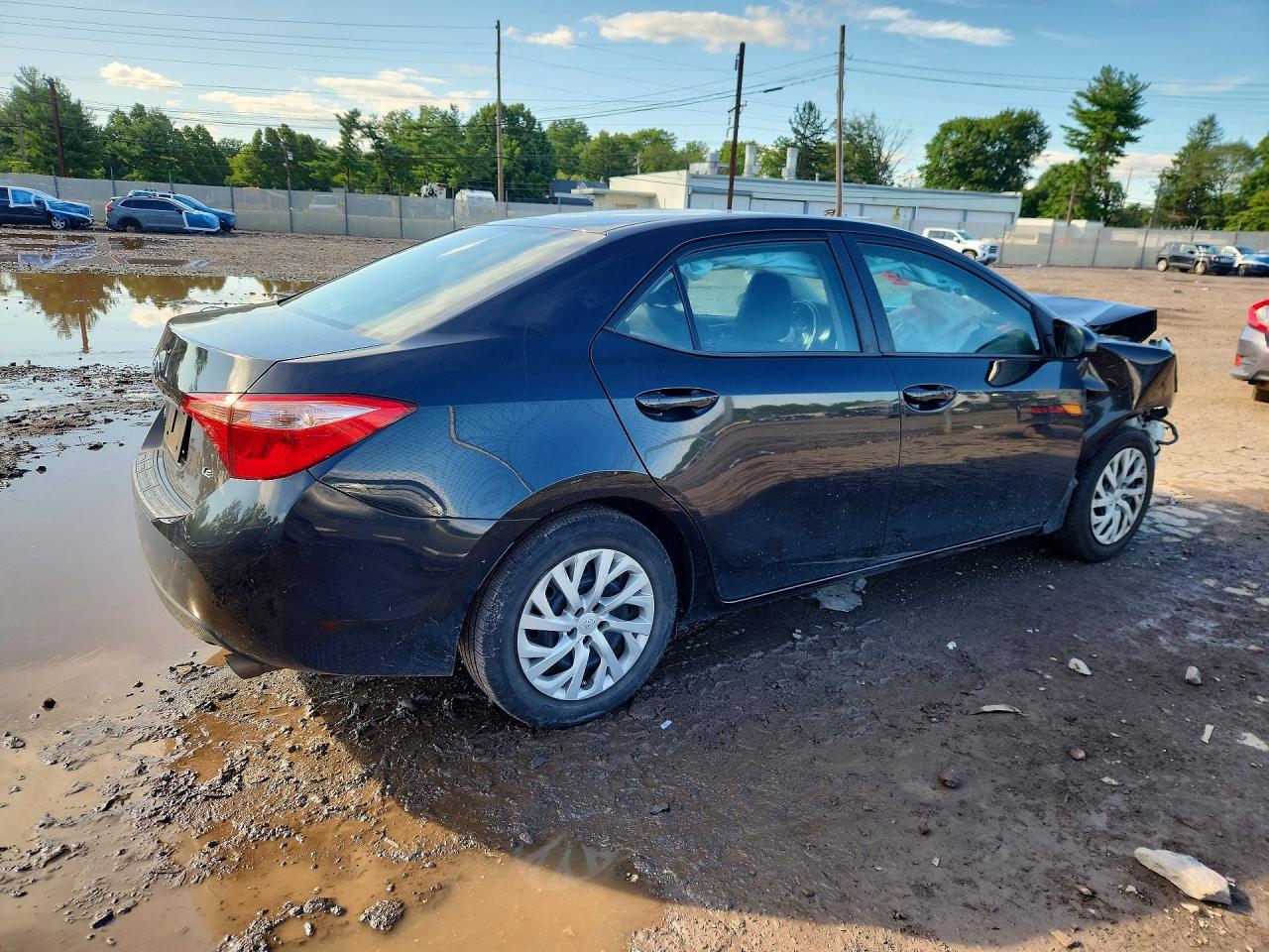 2018 TOYOTA COROLLA LE — снимка 3