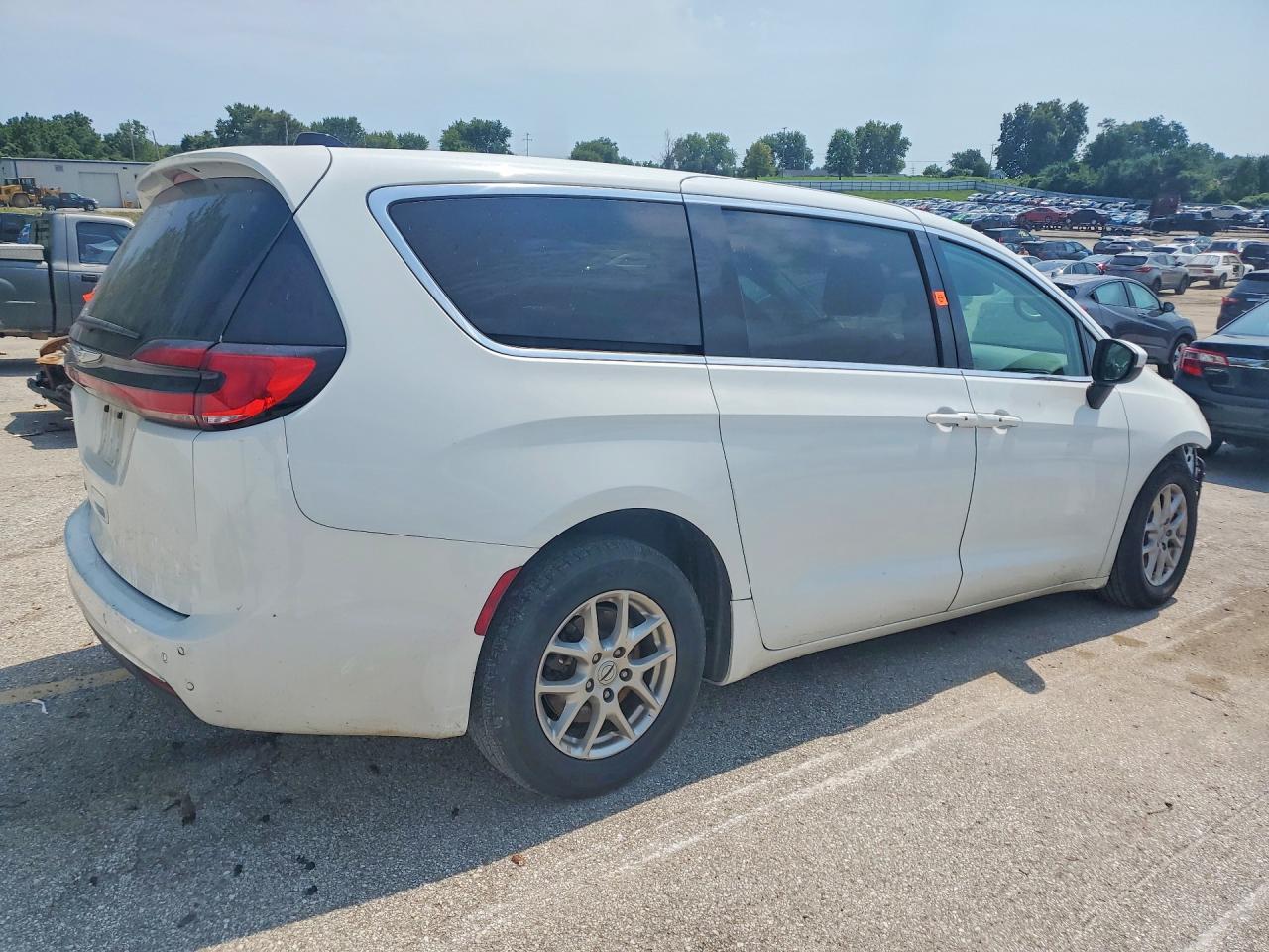 2023 CHRYSLER PACIFICA TOURING L — снимка 3