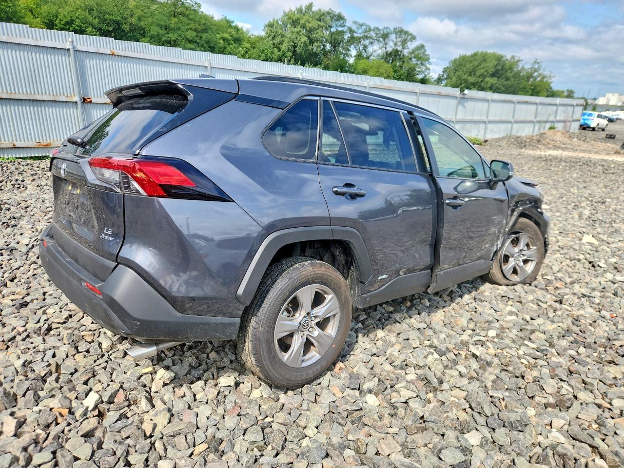 2025 TOYOTA RAV4 LE — снимка 3