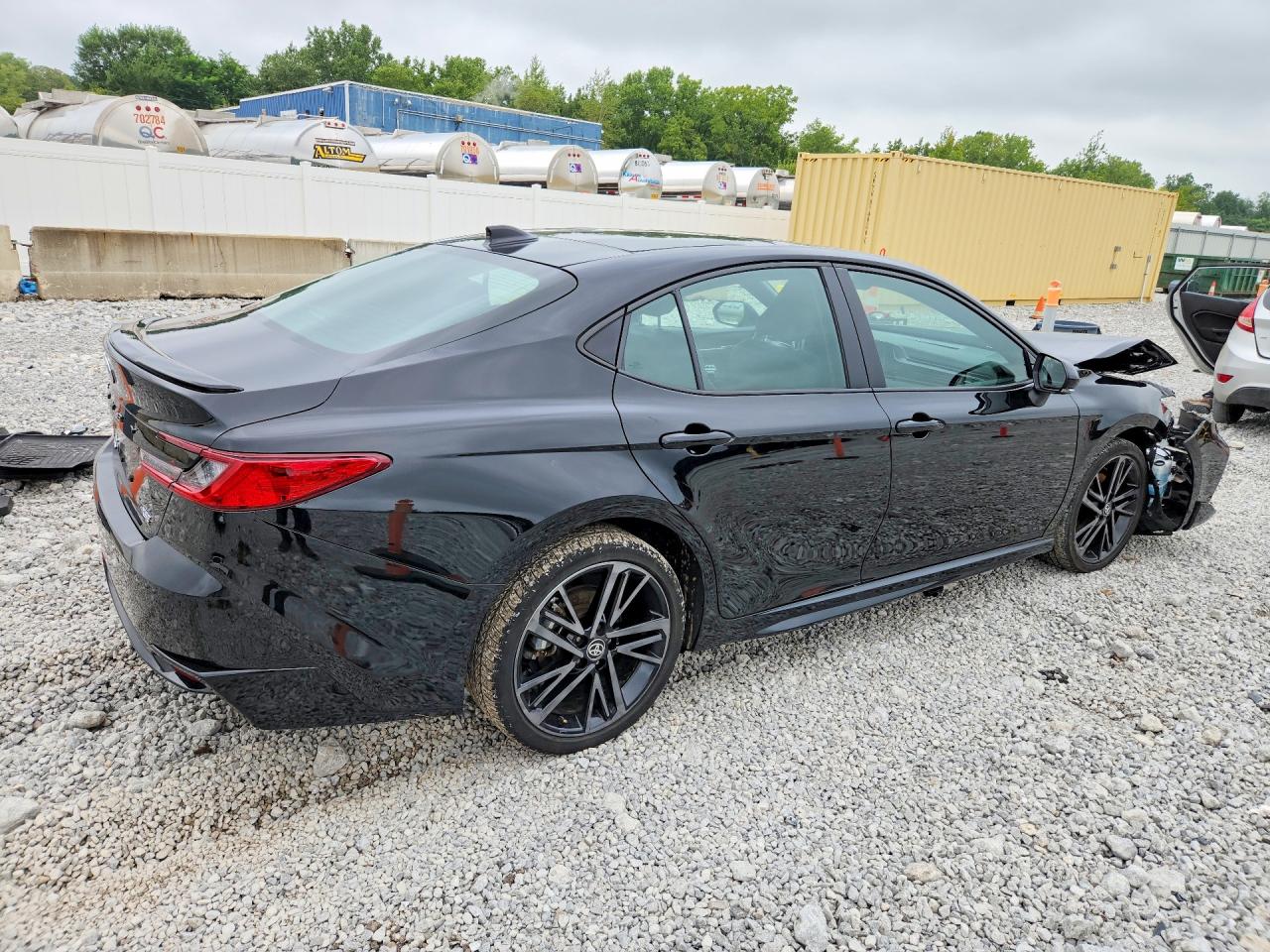 2025 TOYOTA CAMRY XSE — снимка 3