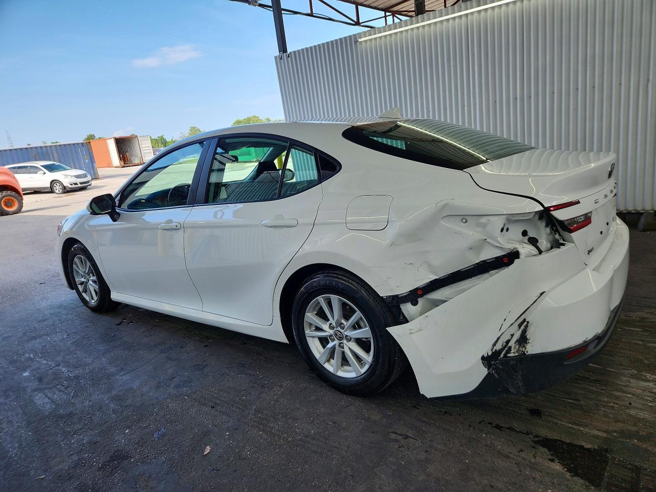 2026 TOYOTA CAMRY LE — снимка 2