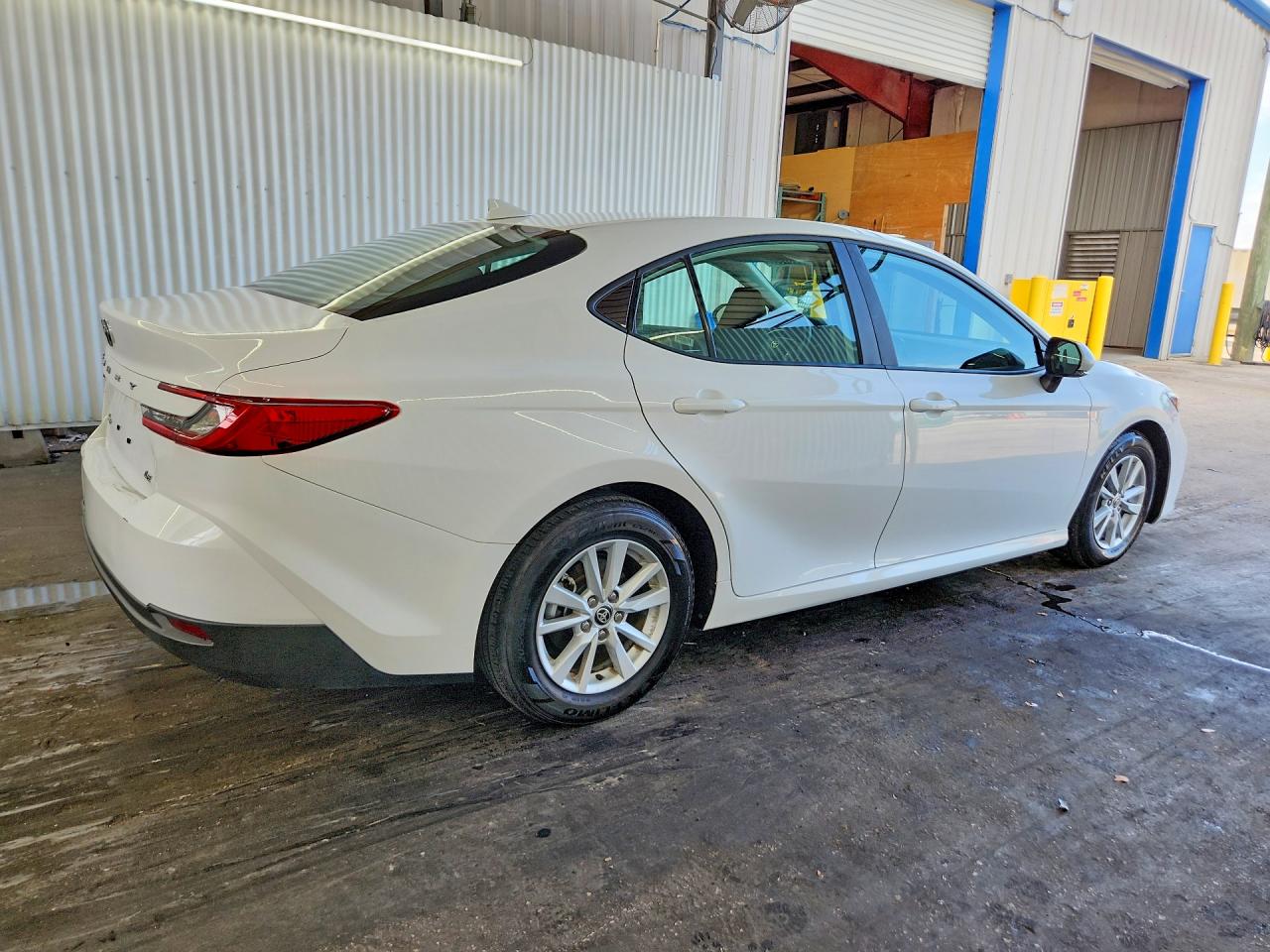 2026 TOYOTA CAMRY LE — снимка 3
