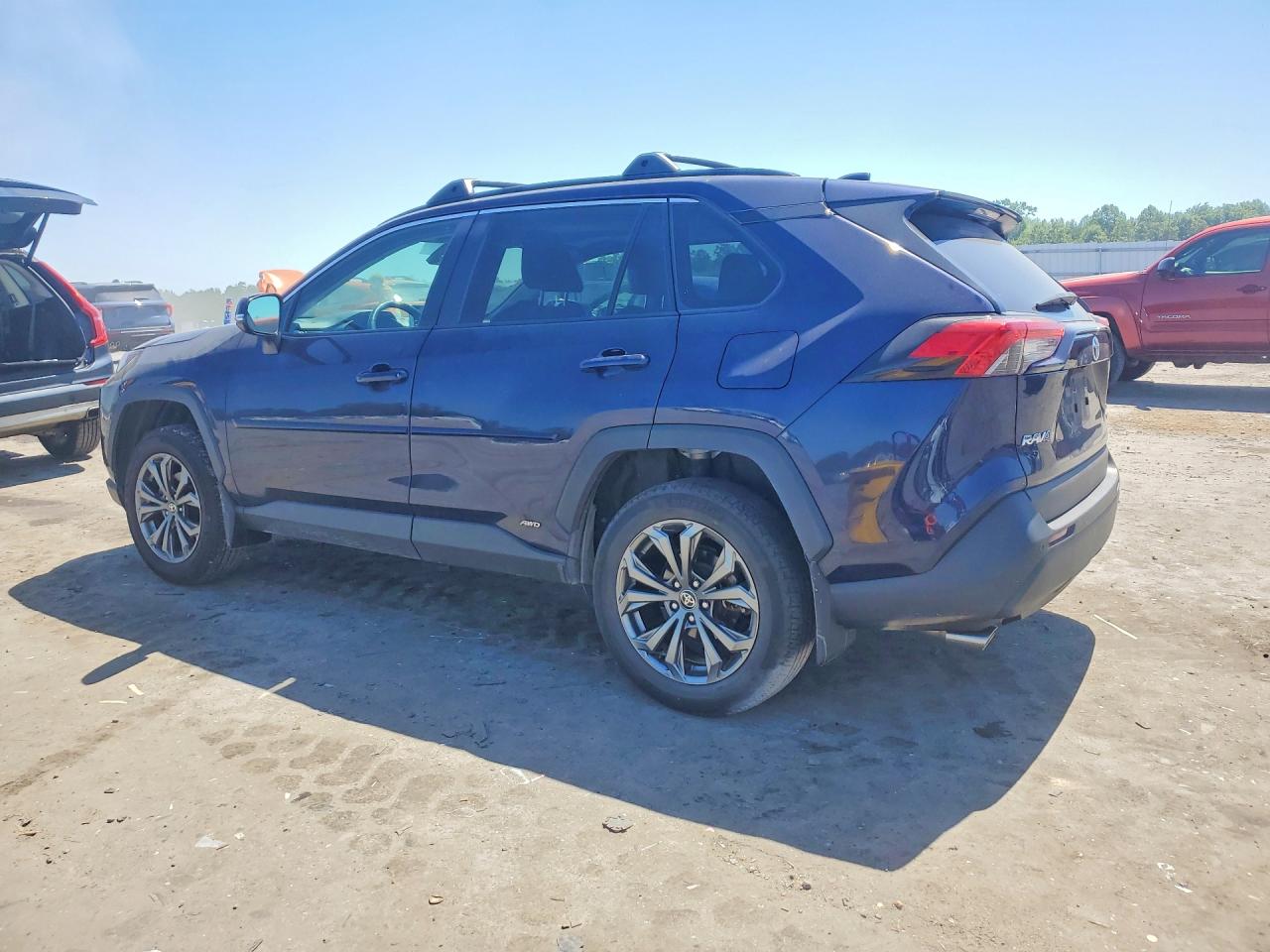 2022 TOYOTA RAV4 XLE PREMIUM — снимка 2