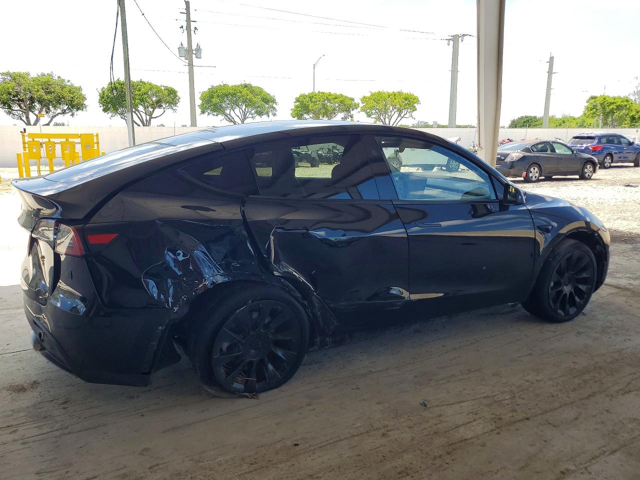 2025 TESLA MODEL Y — снимка 3