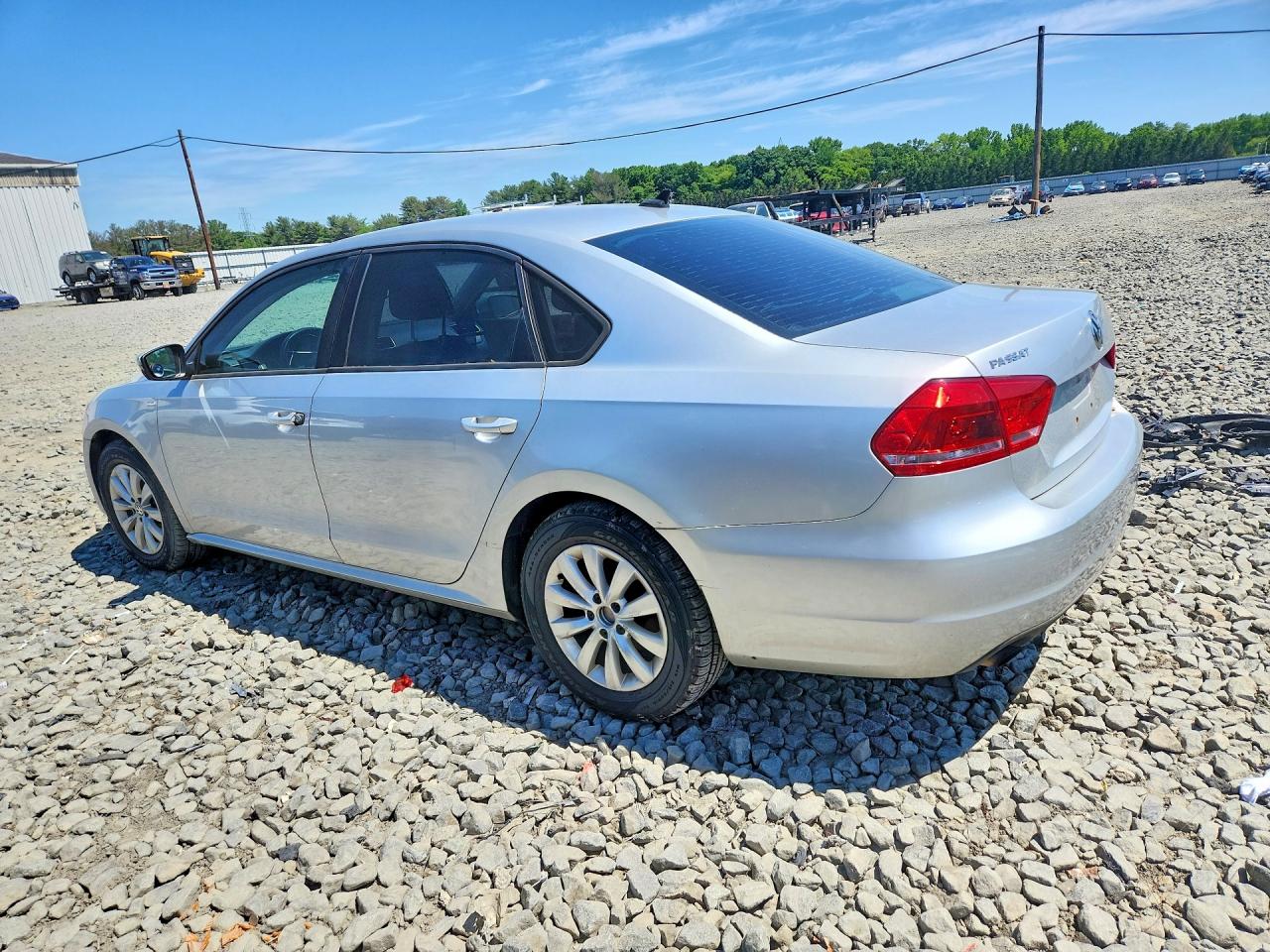 2015 VOLKSWAGEN PASSAT S — снимка 2