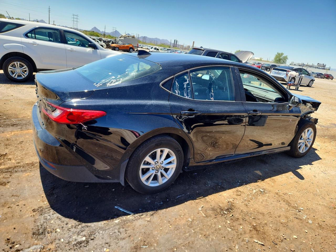 2025 TOYOTA CAMRY LE — снимка 3