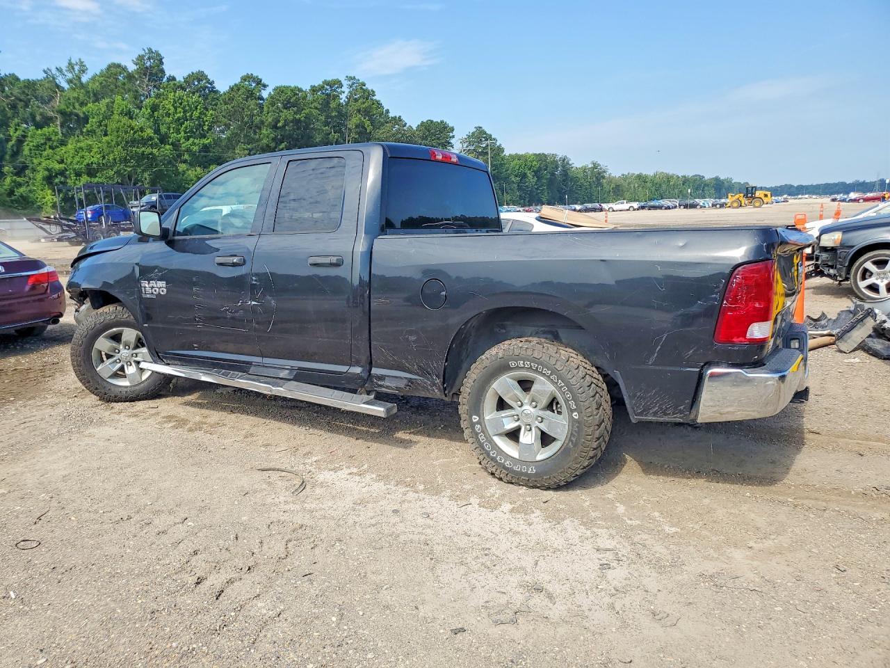 2019 RAM 1500 CLASSIC TRADESMAN — снимка 2